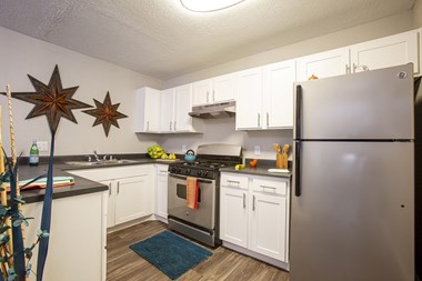 6401 Academy Road NE Studio-3 Beds Apartment for Rent Photo Gallery 1
